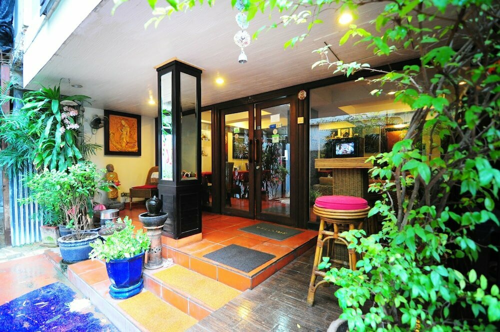 Hotel Baan Sukhumvit Soi 20, Bangkok, photo