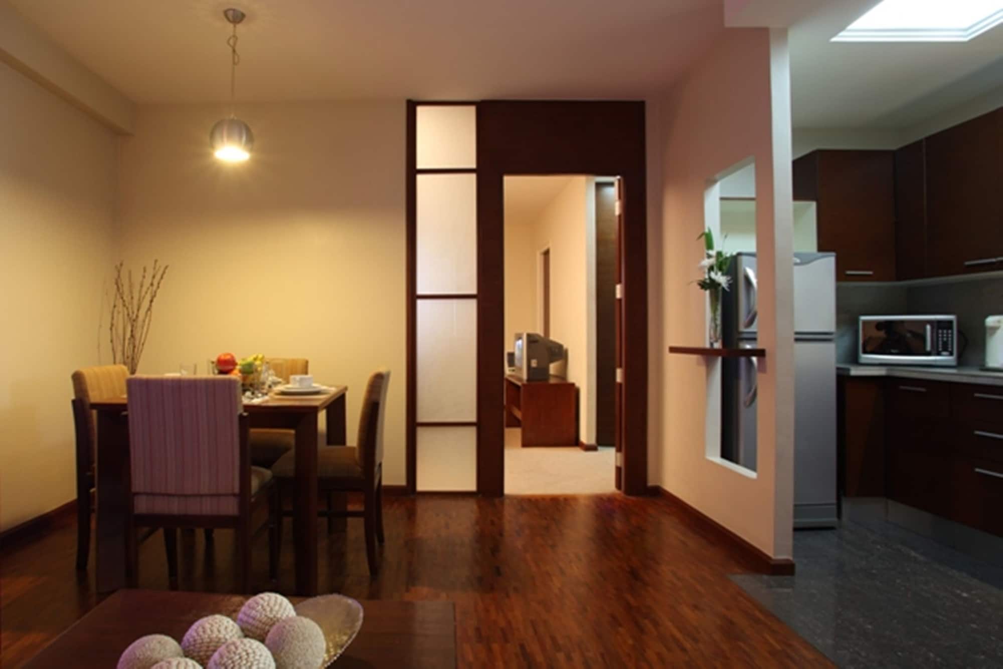 Фото Amorsolo Mansion