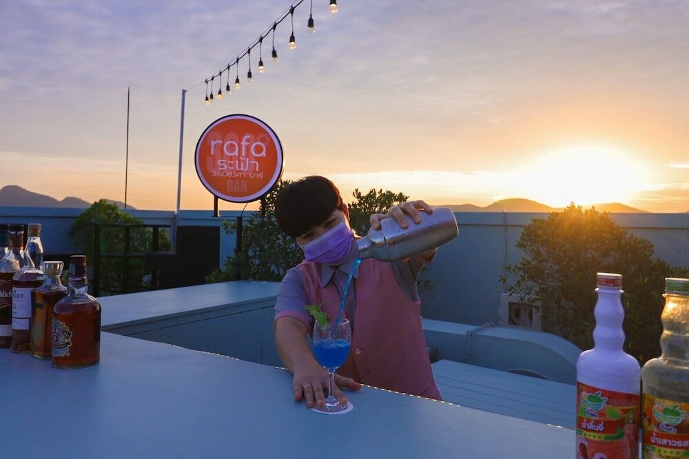 Фото Hua Hin Grand Hotel and Plaza