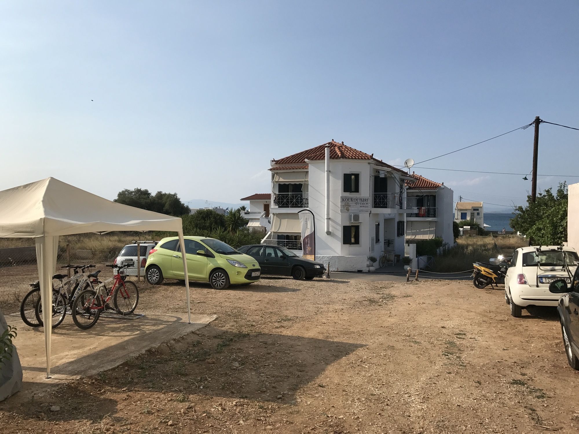Фото Koukounari Apartments