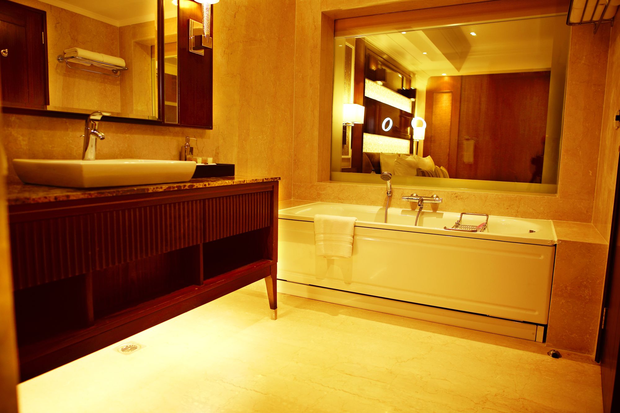 Фото Ramada Plaza by Wyndham Chennai