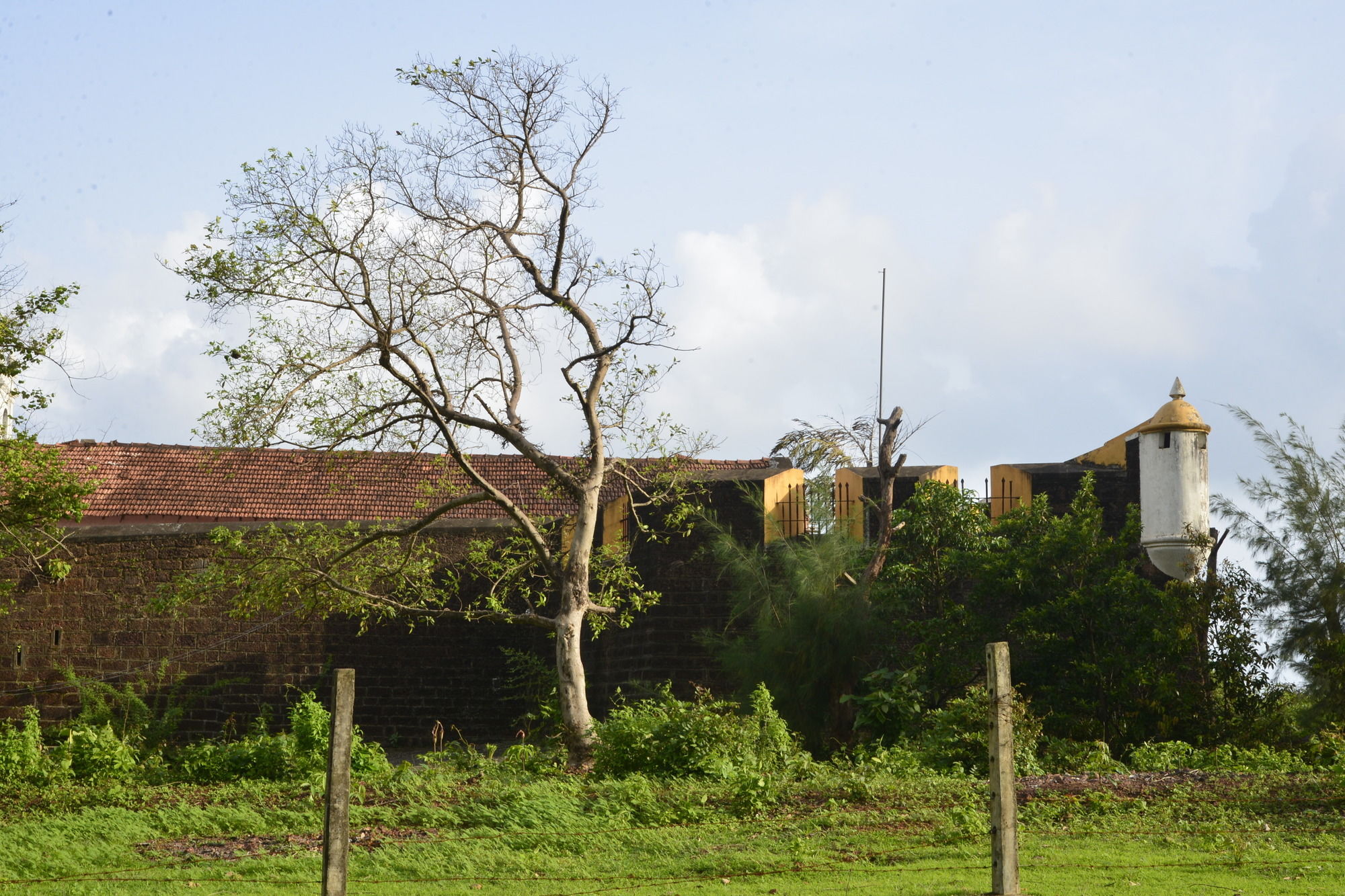 Фото Fort Tiracol Heritage Hotel
