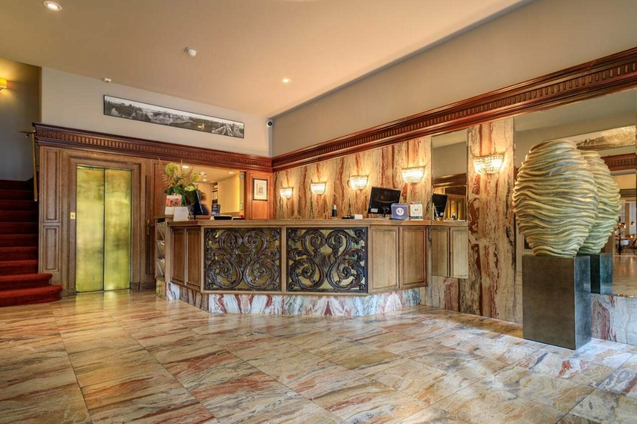 Фото отеля 2