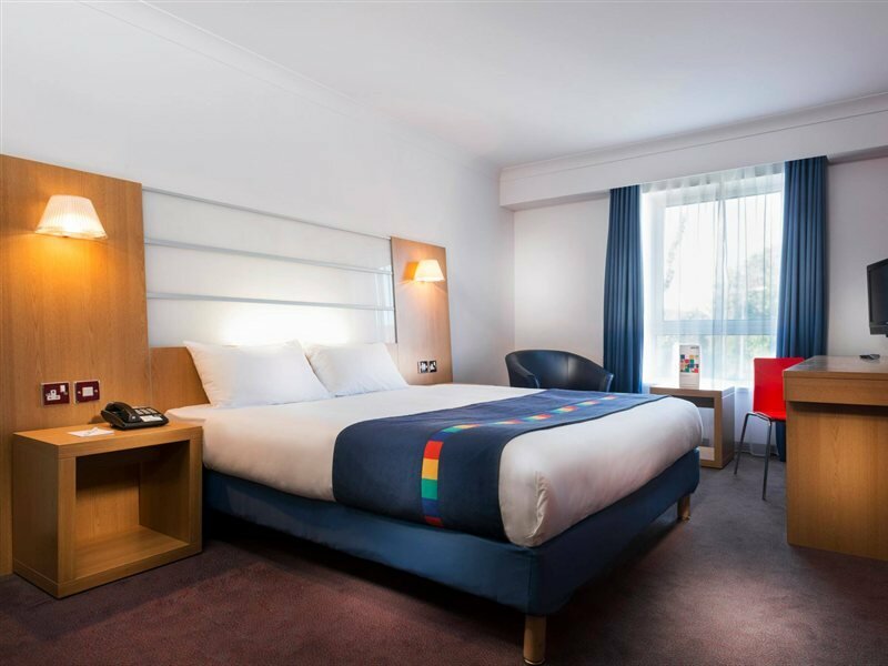 Фото Mercure Cardiff North Hotel