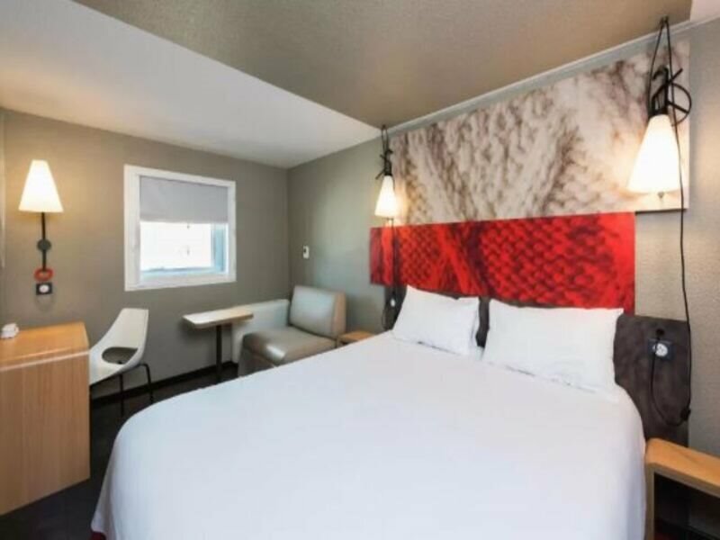 Фото Ibis Bordeaux Centre Meriadeck