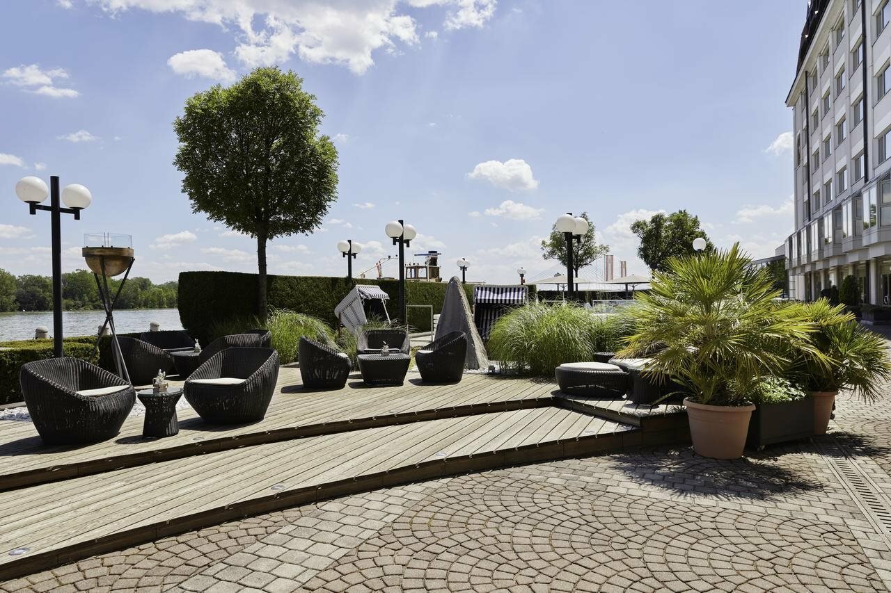 Фото Hilton Vienna Danube Waterfront