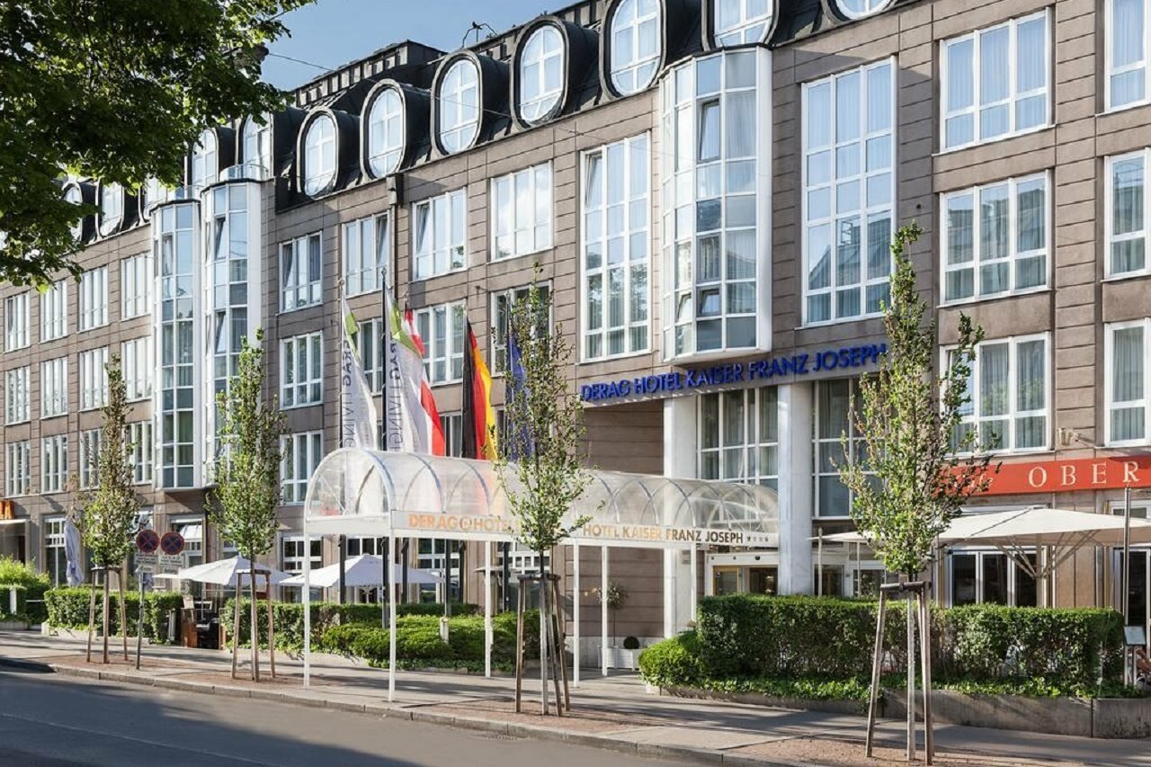 Фото отеля 1