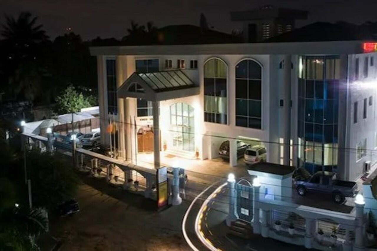 Фото отеля 1