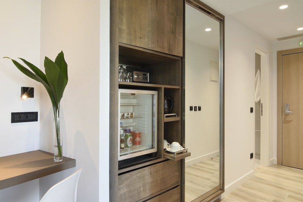 Фото Poseidon Athens Hotel