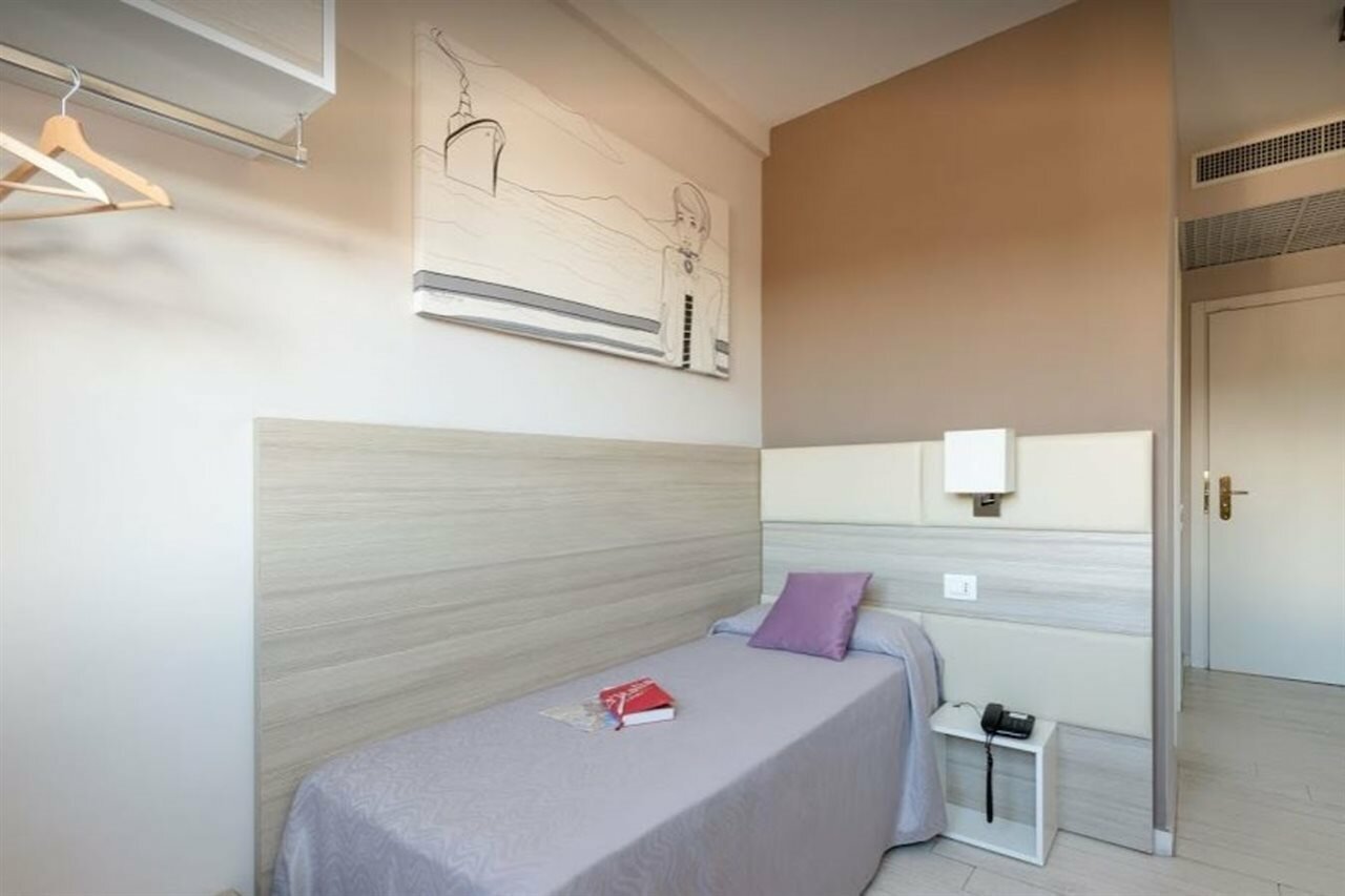 Фото Hotel Cristina