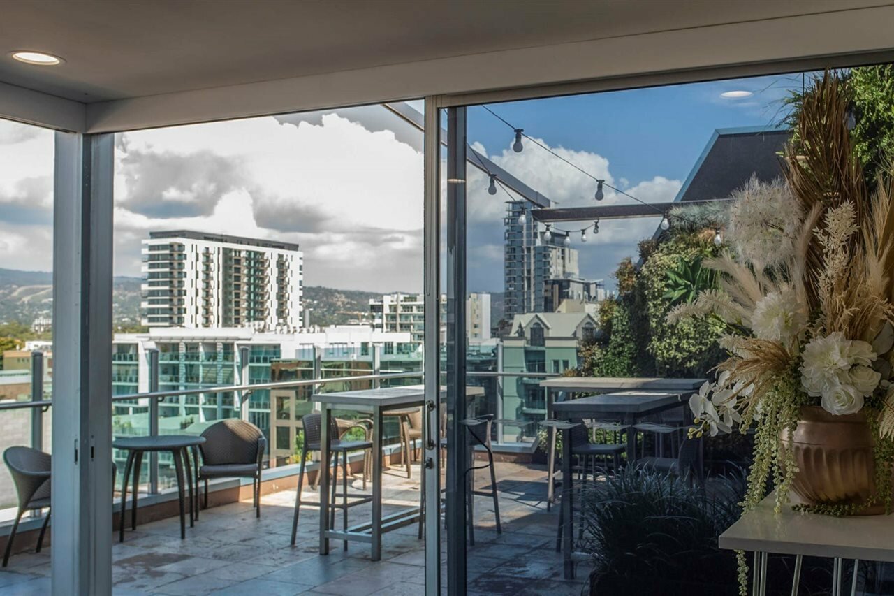 Фото Majestic Roof Garden Hotel