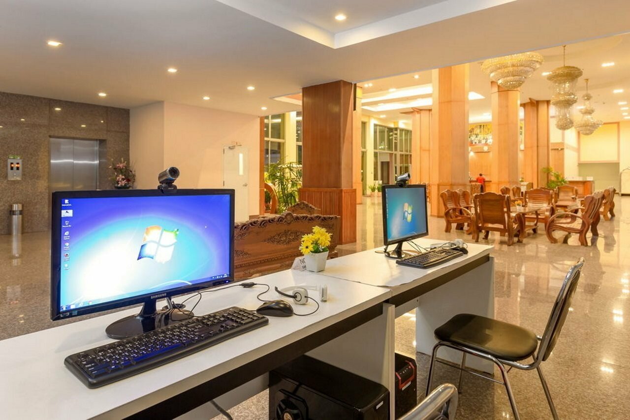 Фото Elite Suites Hotel Patong