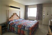 Фото Bedtime Inn & Suites