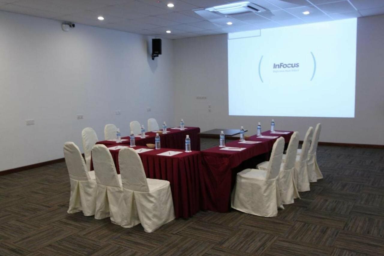 Фото Molek Garden Hotel