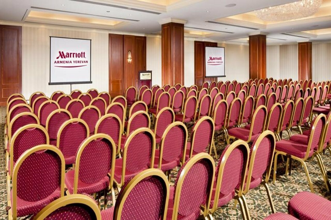 Фото Armenia Marriott Hotel Yerevan