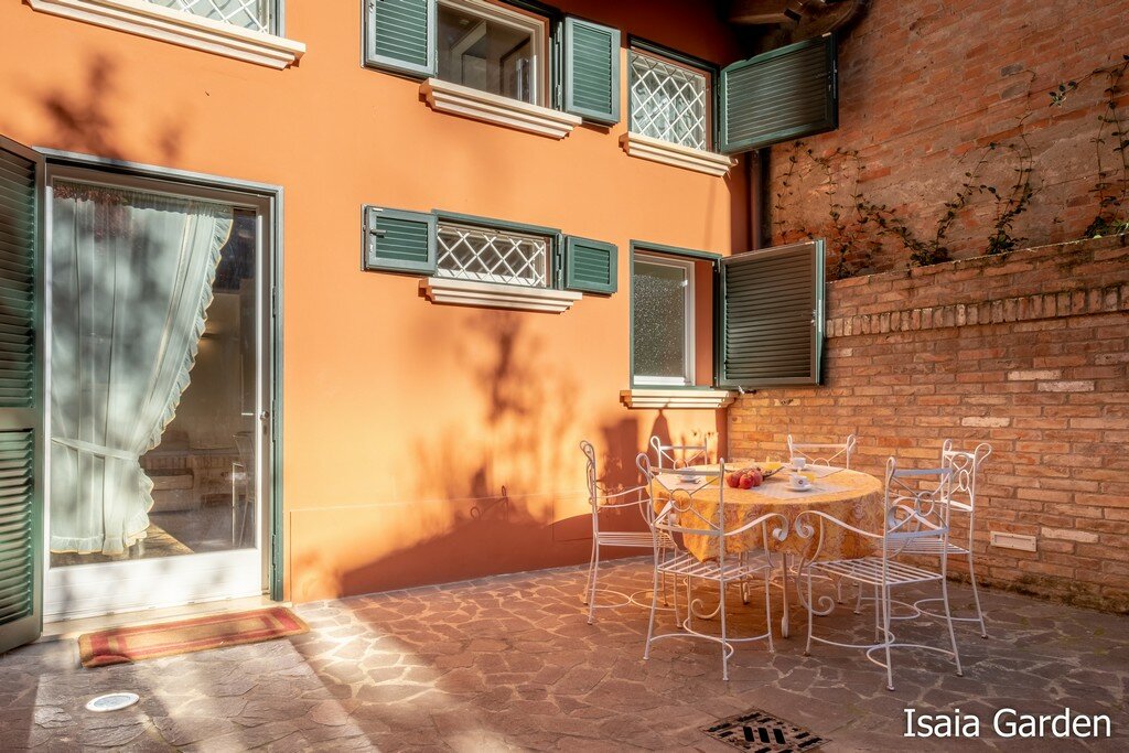 Фото Isaia Garden- BolognaRooms