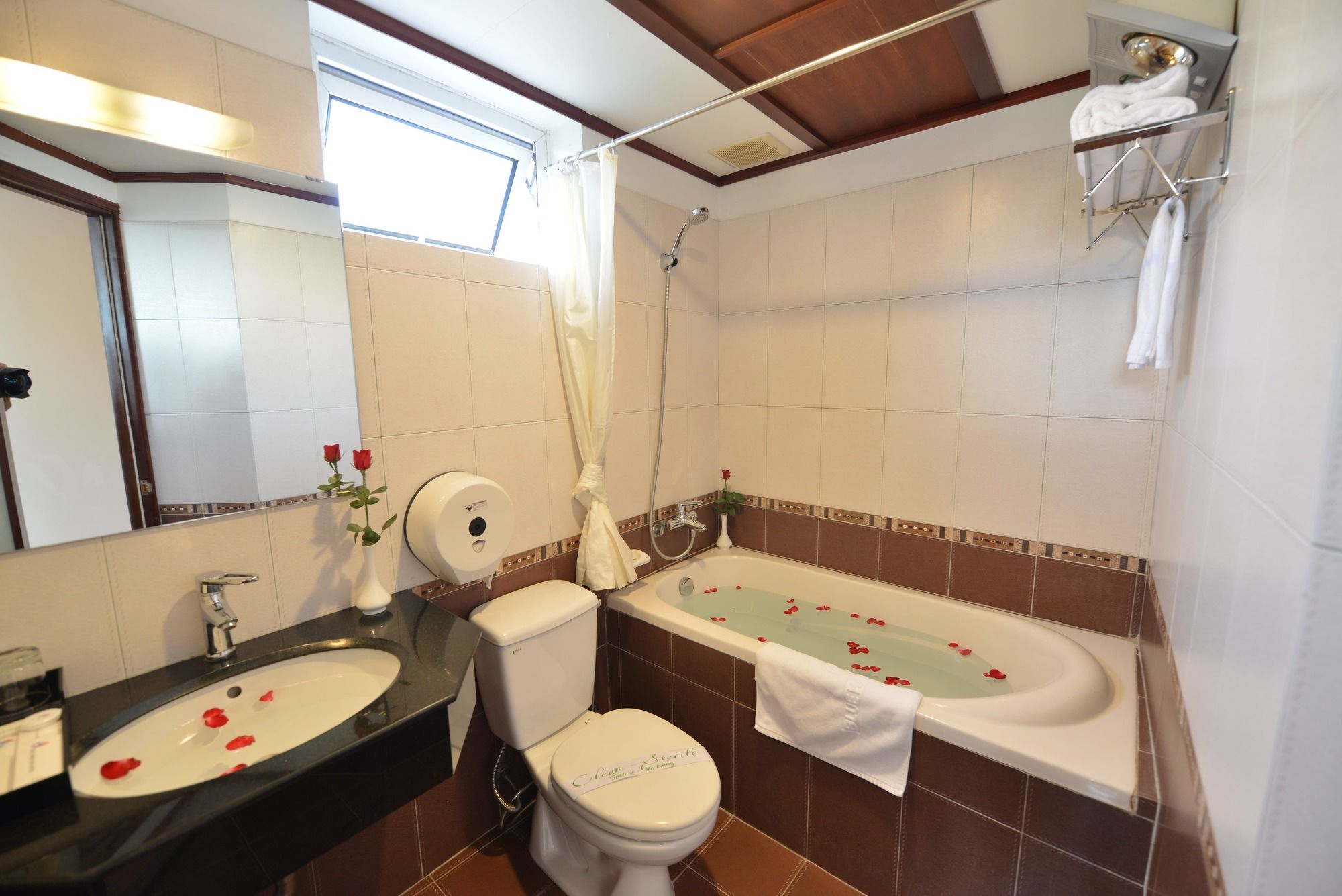 Фото Blue Ha Noi Inn Legend Hotel