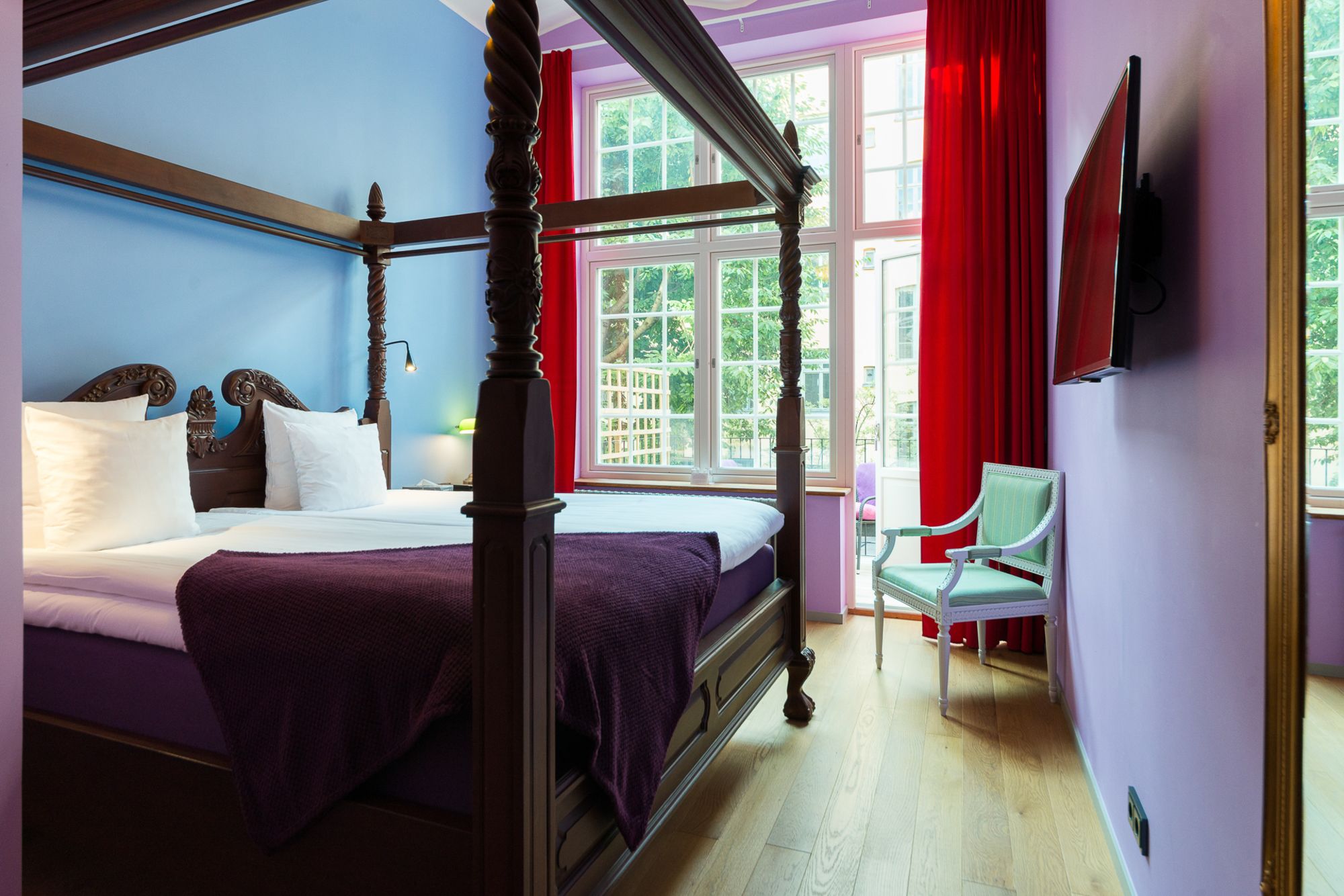 Фото отеля 1