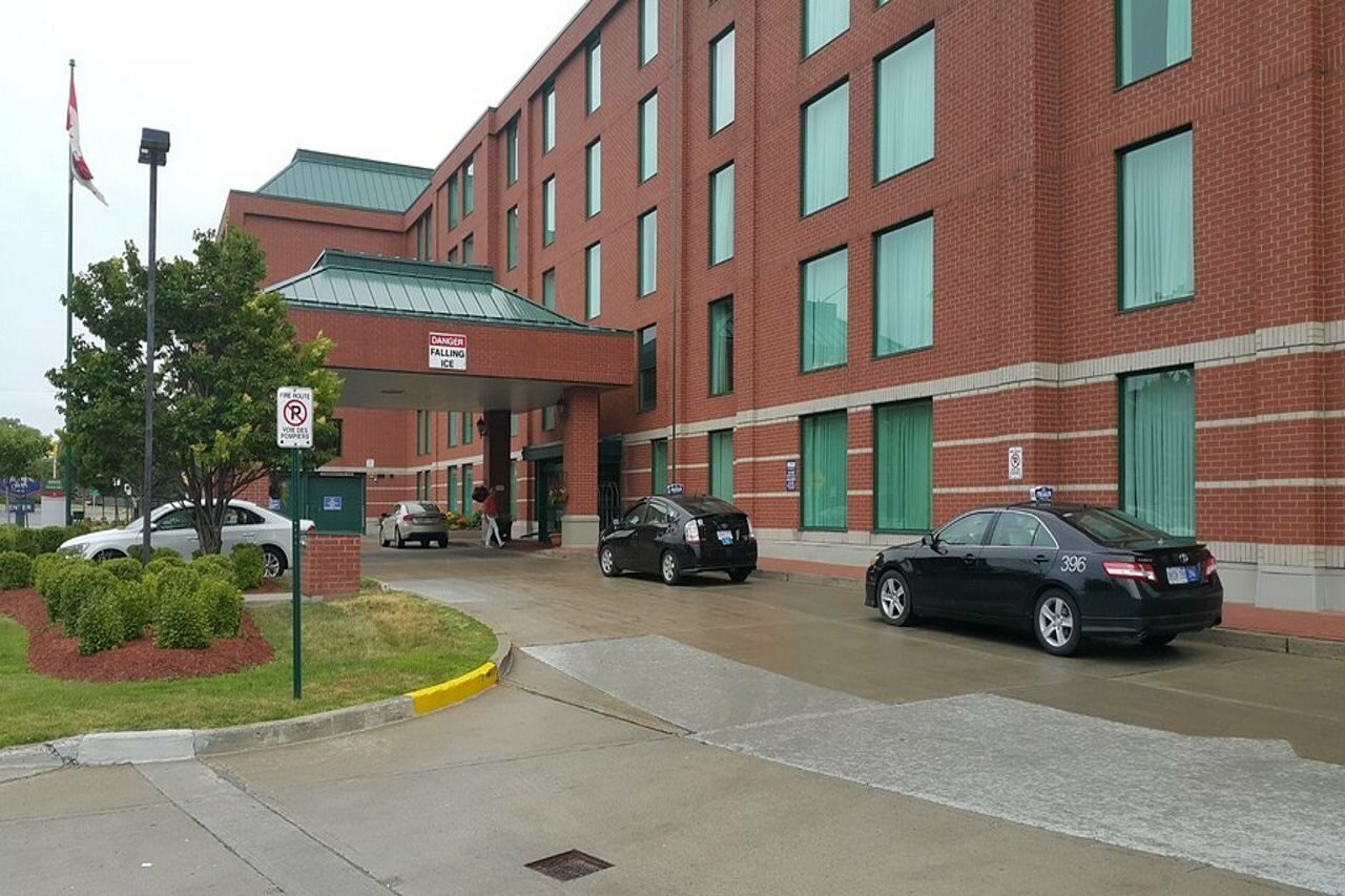 Фото Hampton Inn by Hilton Ottawa