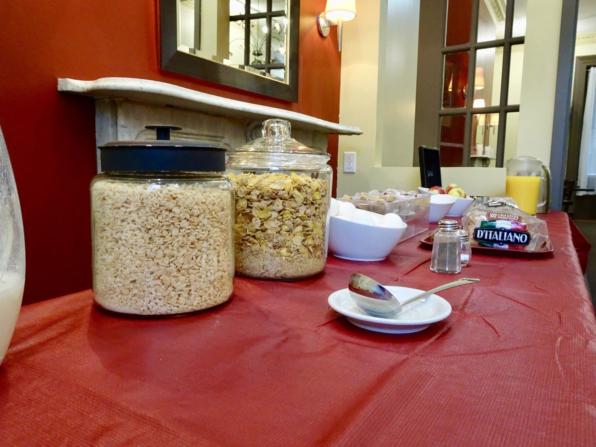 Фото Auberge & Hôtel Montréal Espace Confort