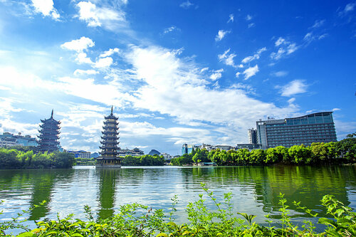 Гостиница Guilin Lijiang Waterfall Hotel в Гуйлине