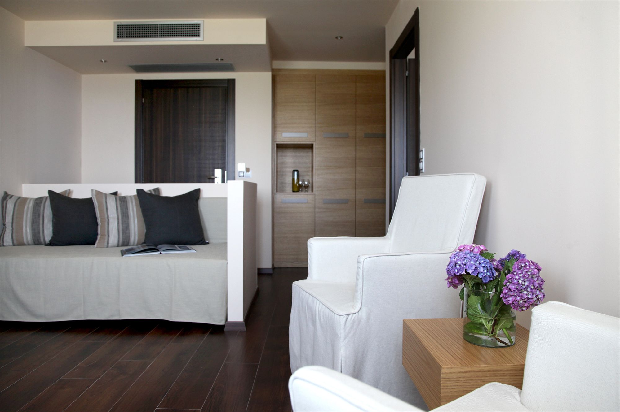 Фото Theta Hotel