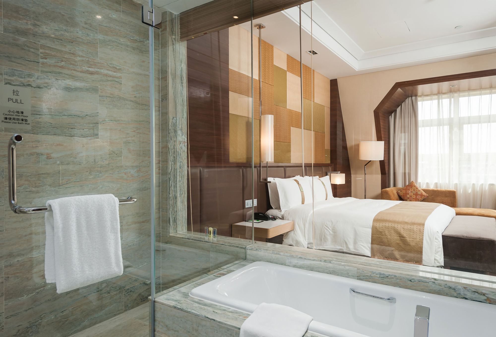 Фото Holiday Inn Qingdao Expo, an Ihg Hotel