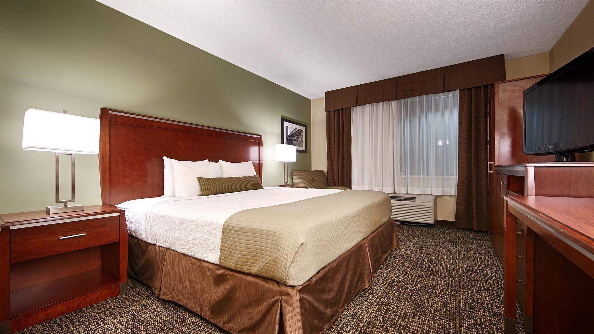Фото Best Western Glenview -Chicagoland Inn and Suites