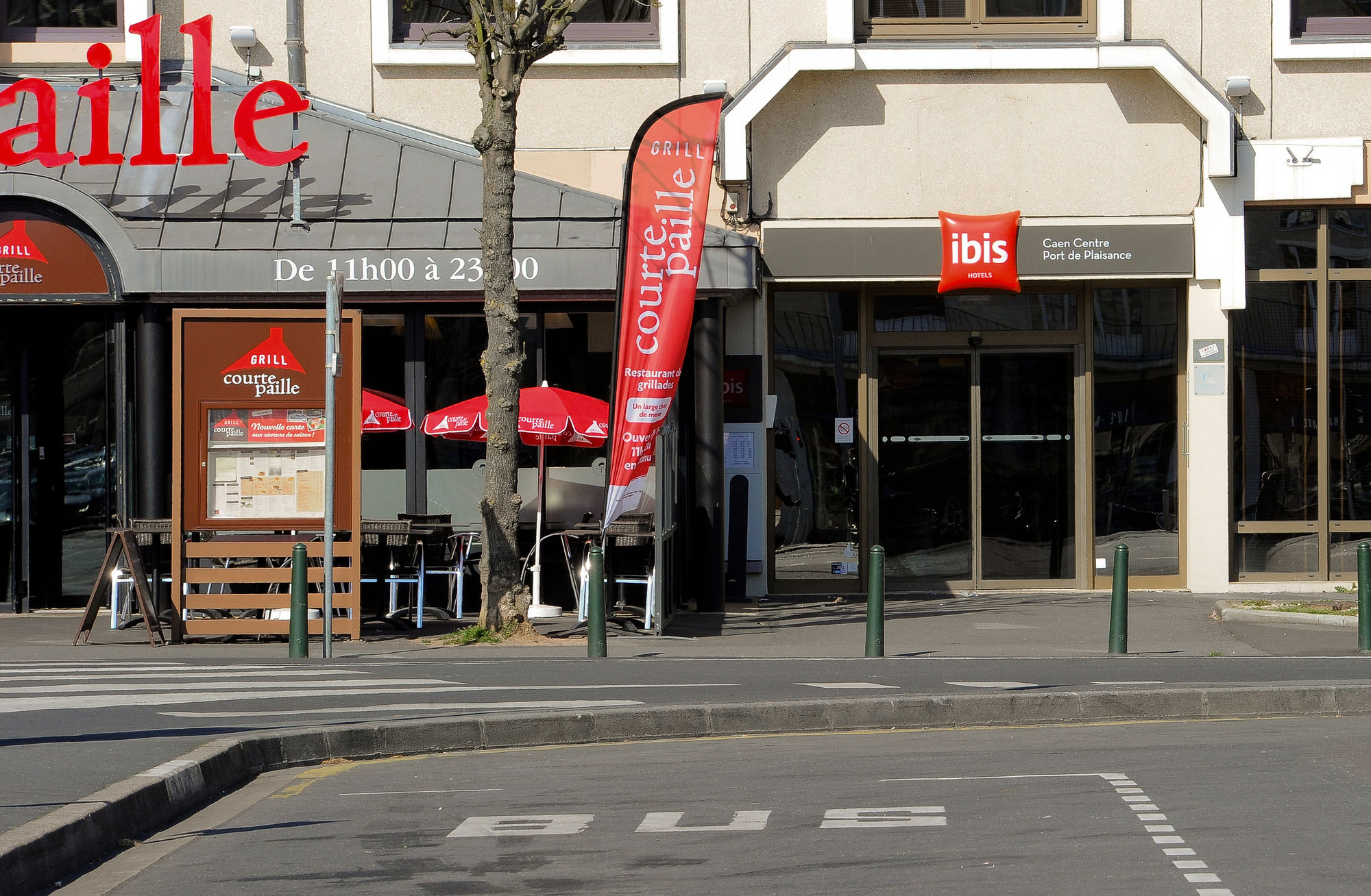 Фото ibis Can Center