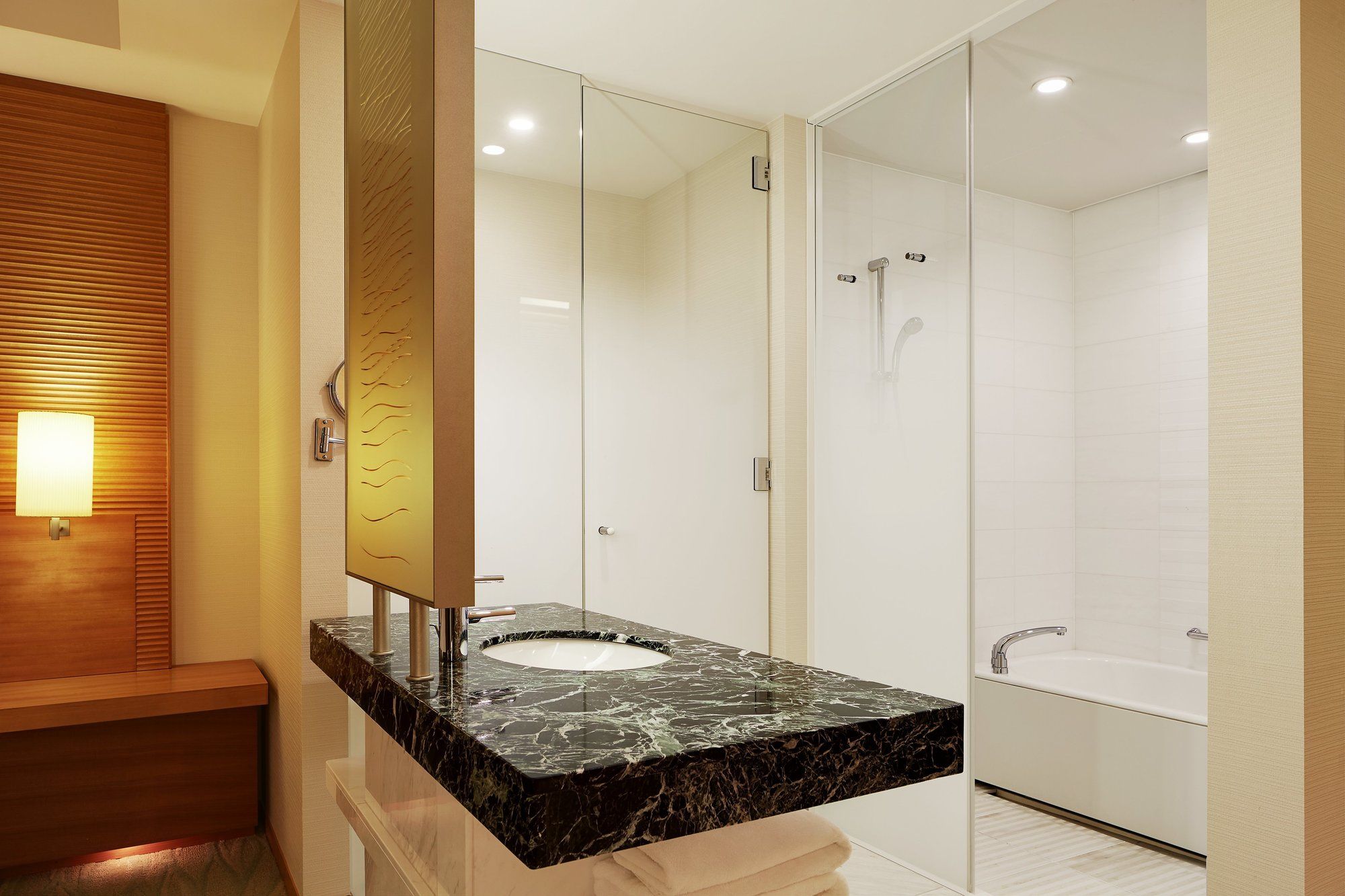 Фото Sheraton Grand Hiroshima Hotel