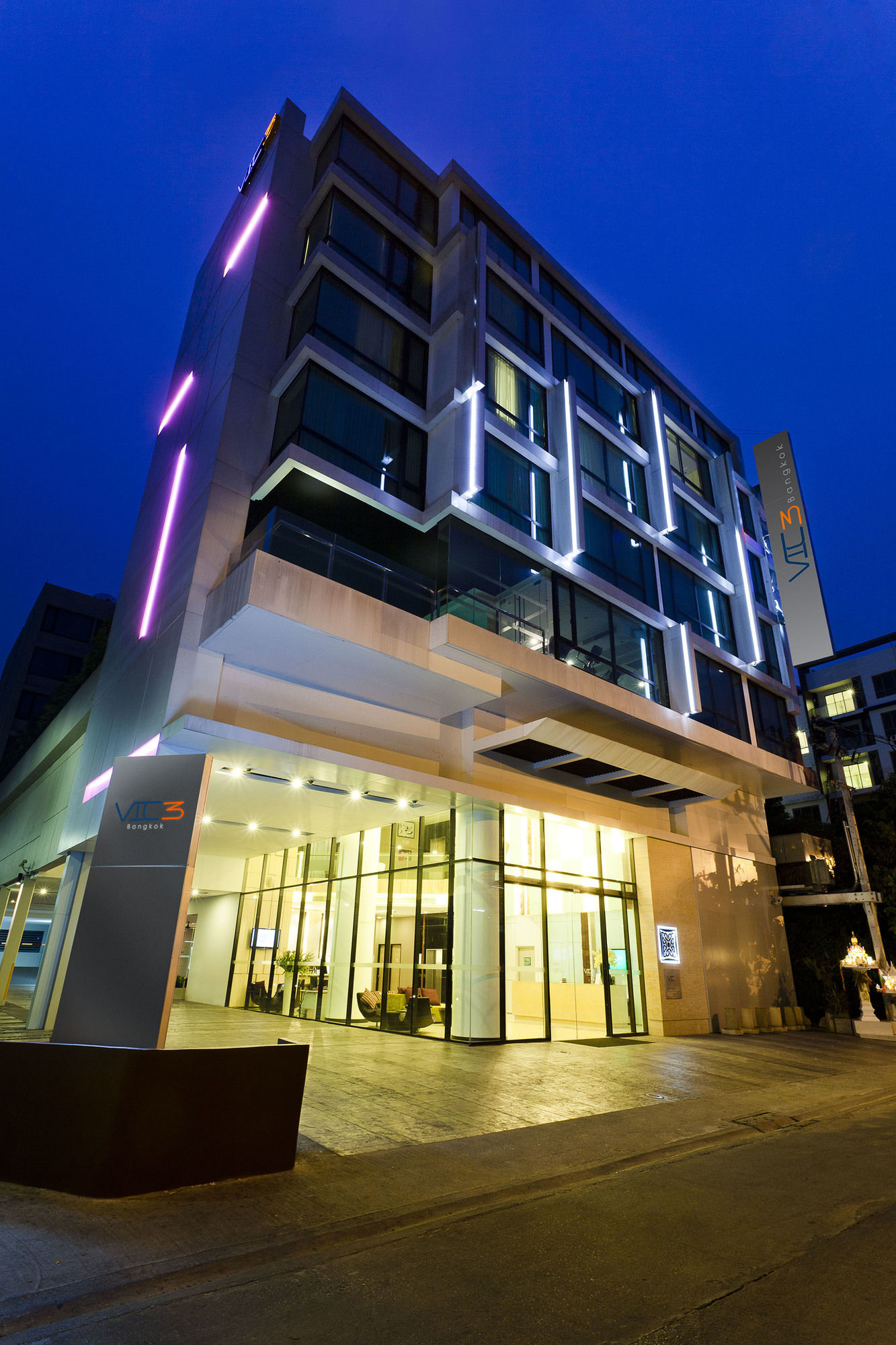Фото Vic3 Bangkok Hotel
