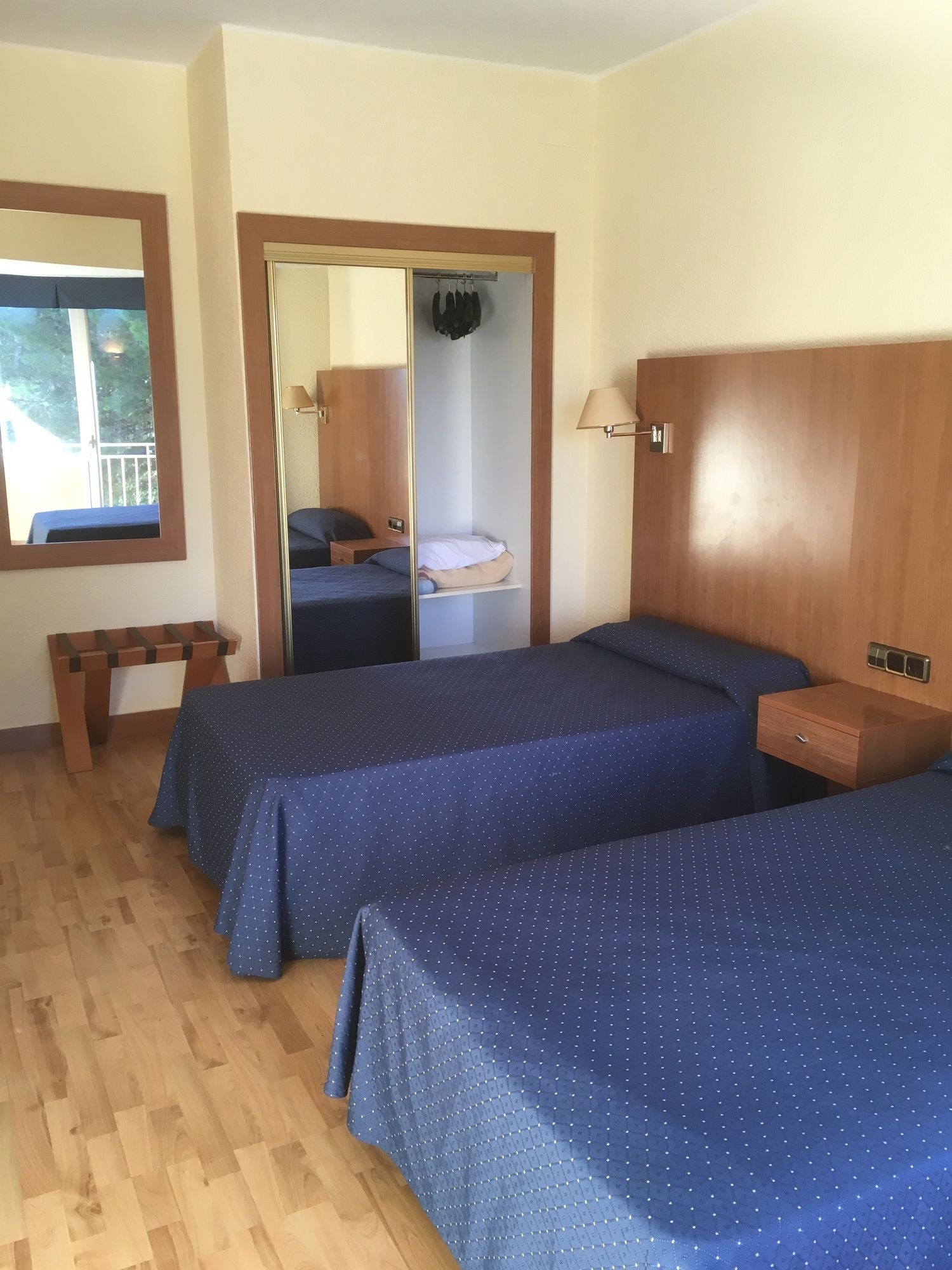 Фото Hotel El Cisne