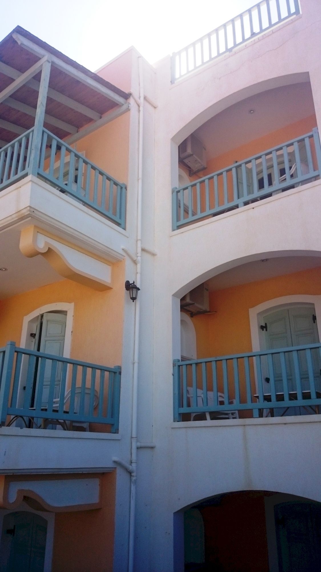 Фото Amazones Sun Studios