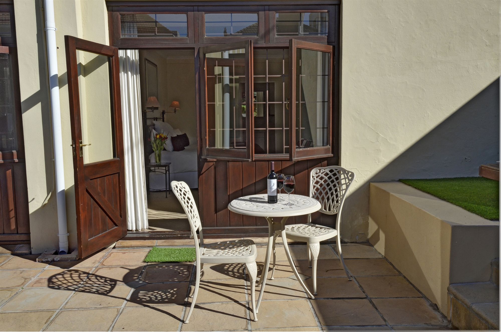 Фото Sundown Manor Guest House