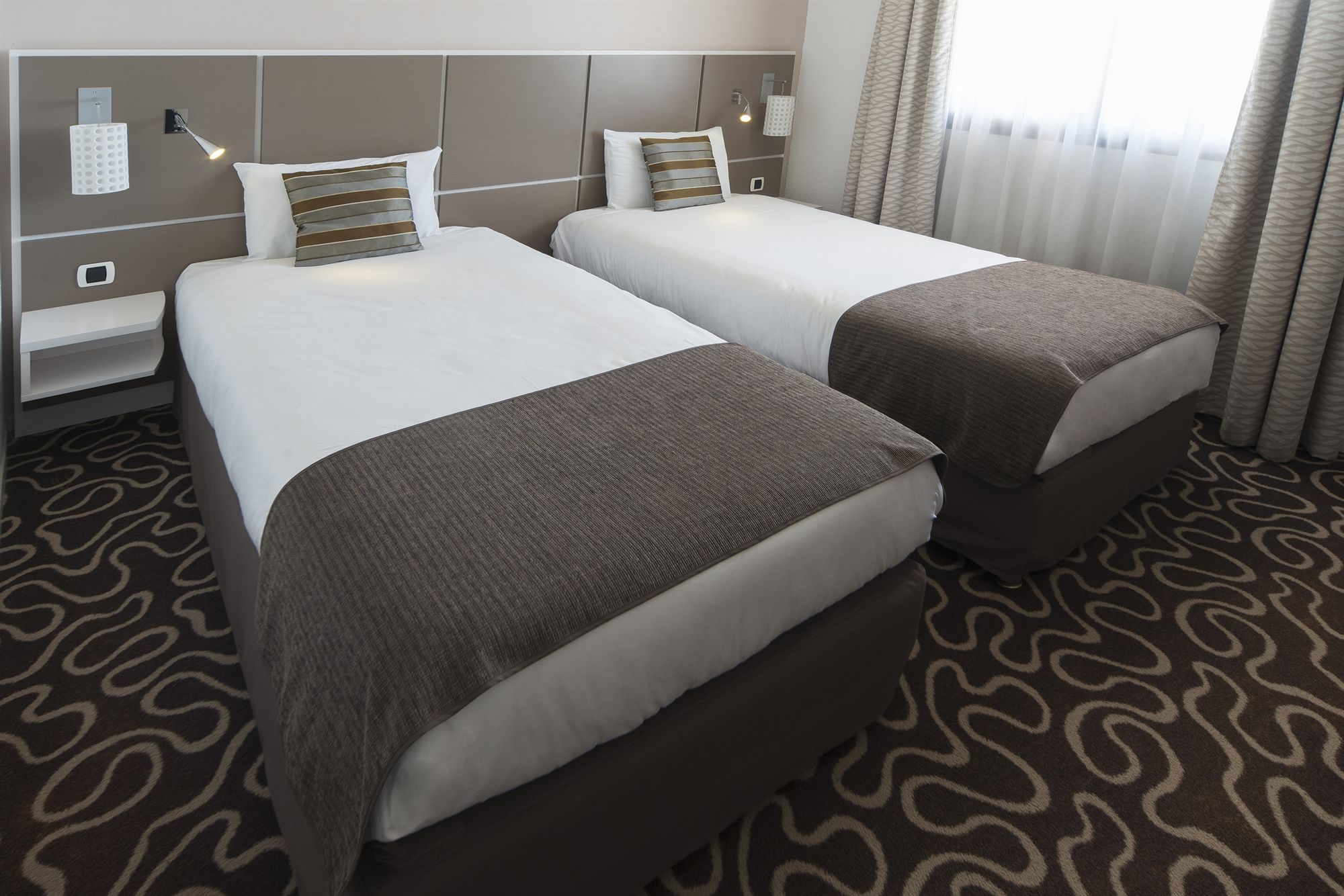 Фото Отель Mercure Hyeres Centre