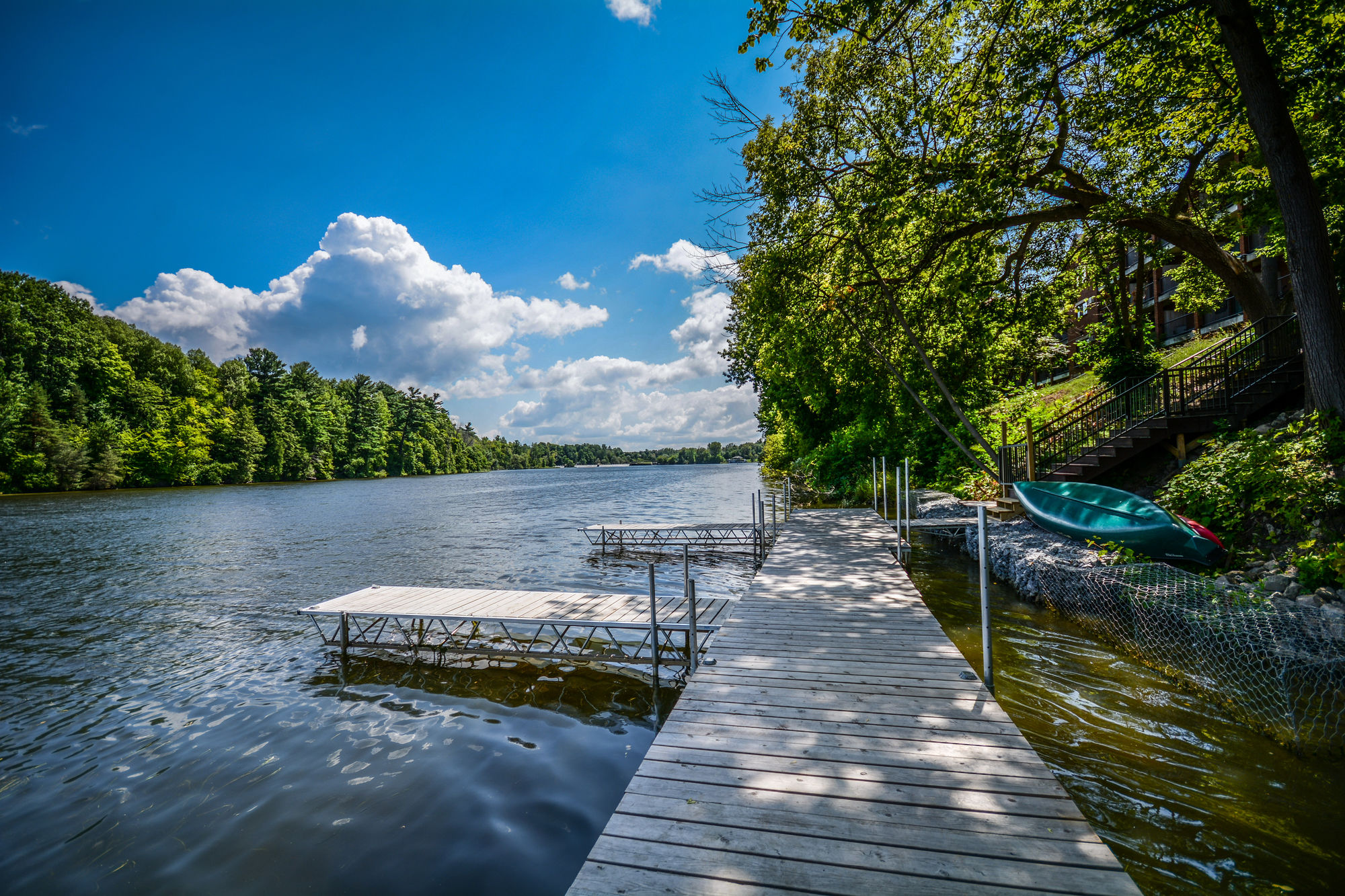 Фото Ramada by Wyndham Ottawa On The Rideau