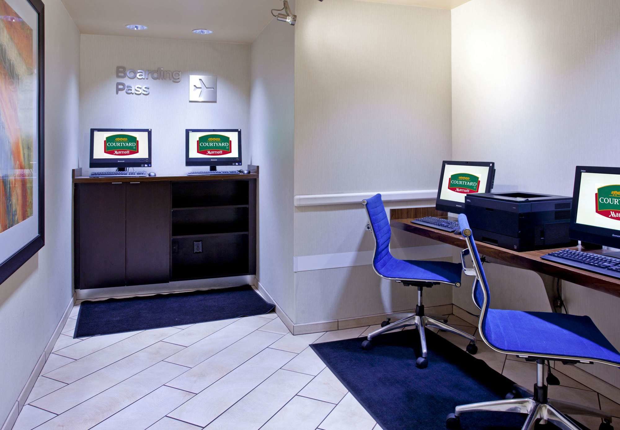 Фото Courtyard by Marriott Vanderbilt-West End