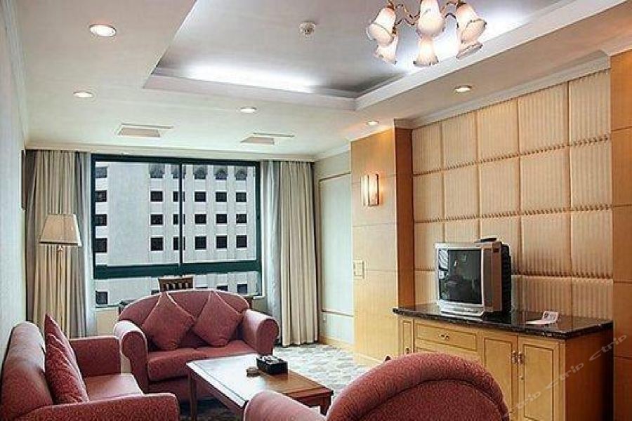 Фото New Pearl River Hotel