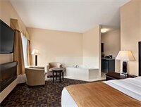 Фото Days Inn & Suites by Wyndham Winnipeg Airport Manitoba