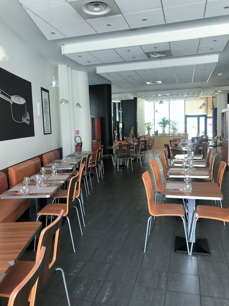 Фото Ibis Marseille Centre Euromed