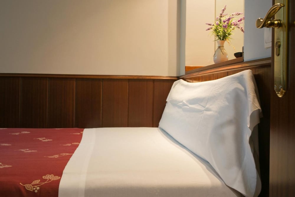 Фото Hostal La Vera