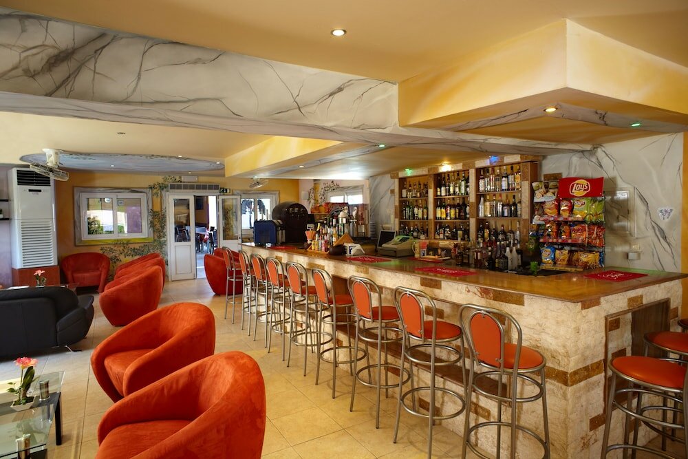 Фото Marietta Hotel & Apartments