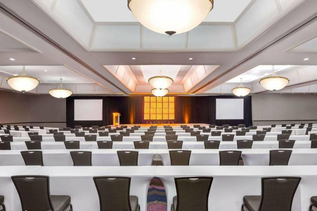 Фото Wyndham San Diego Bayside