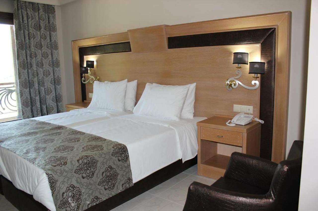 Фото Grand Meteora Hotel