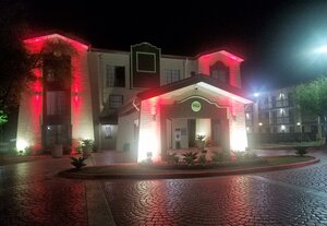 Гостиница Red Roof Inn & Suites Houston - Hobby Airport