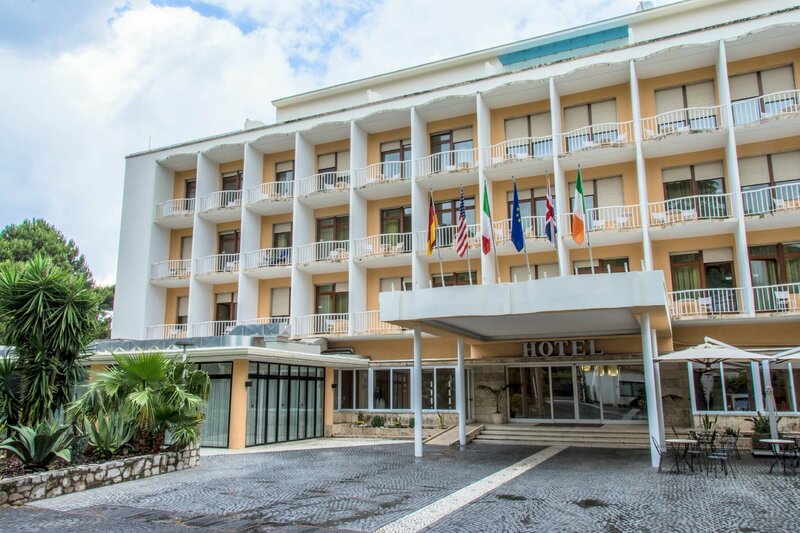 Гостиница Grand Hotel Moon Valley