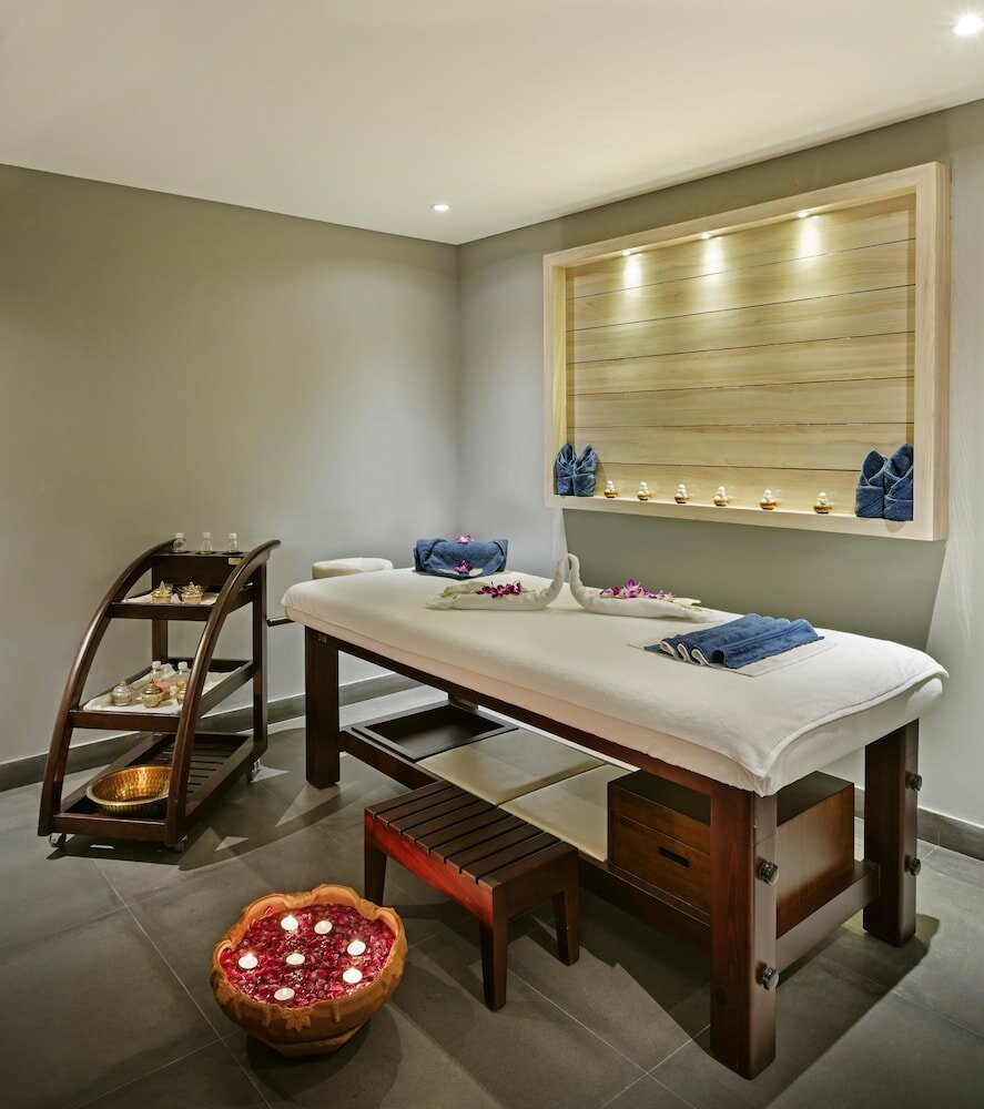 Фото Zone by The Park Bani Park Jaipur