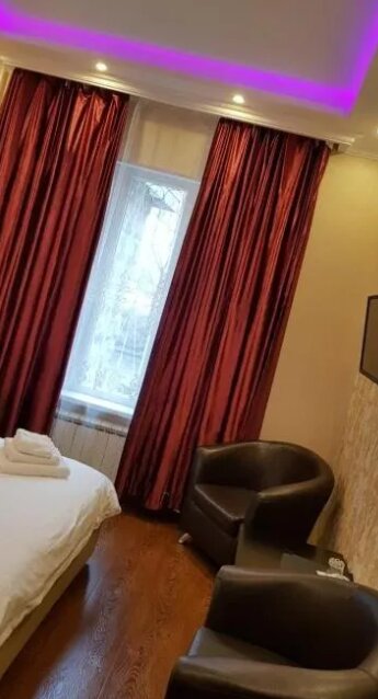 Фото Гостиница на Новомарьинской