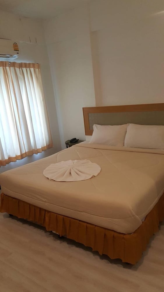 Фото Polkadot Cafe&Hotel