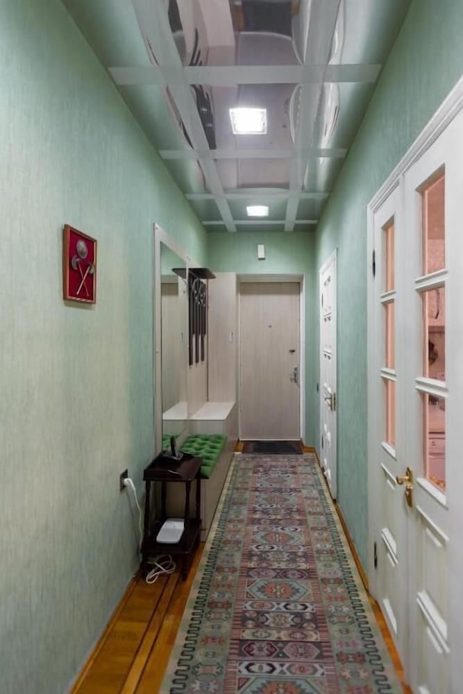 Фото Luxury Apartment with Flame Tower View